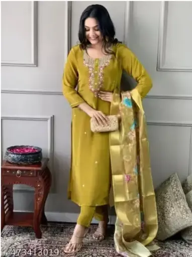 Women New Embroidered Kurta set
